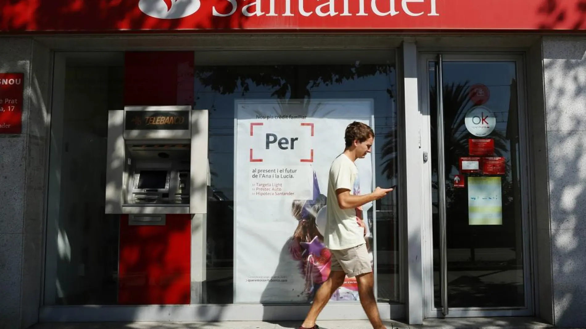 El crédito a la economía española ralentizó su caída un 5% en 2014