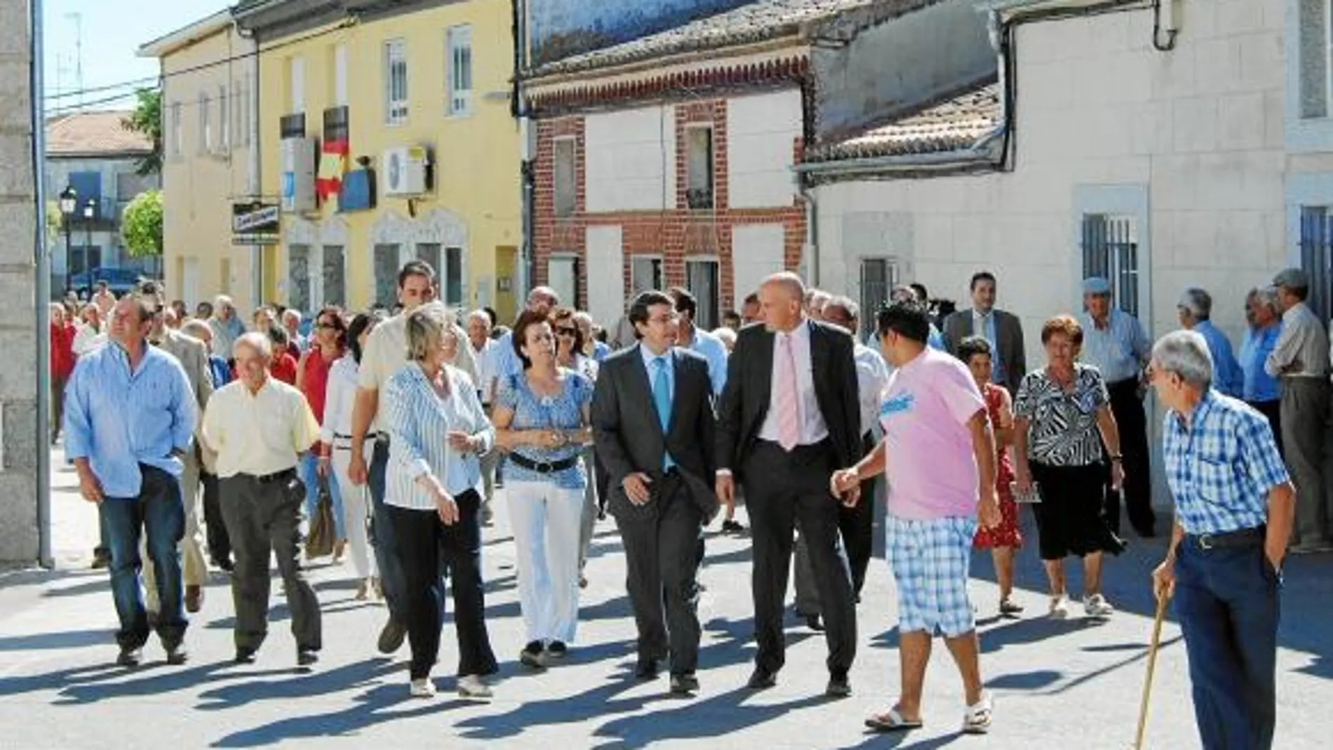 «Zapatero se va de vacaciones a León para estar solo y evitar enfrentarse a la gente»