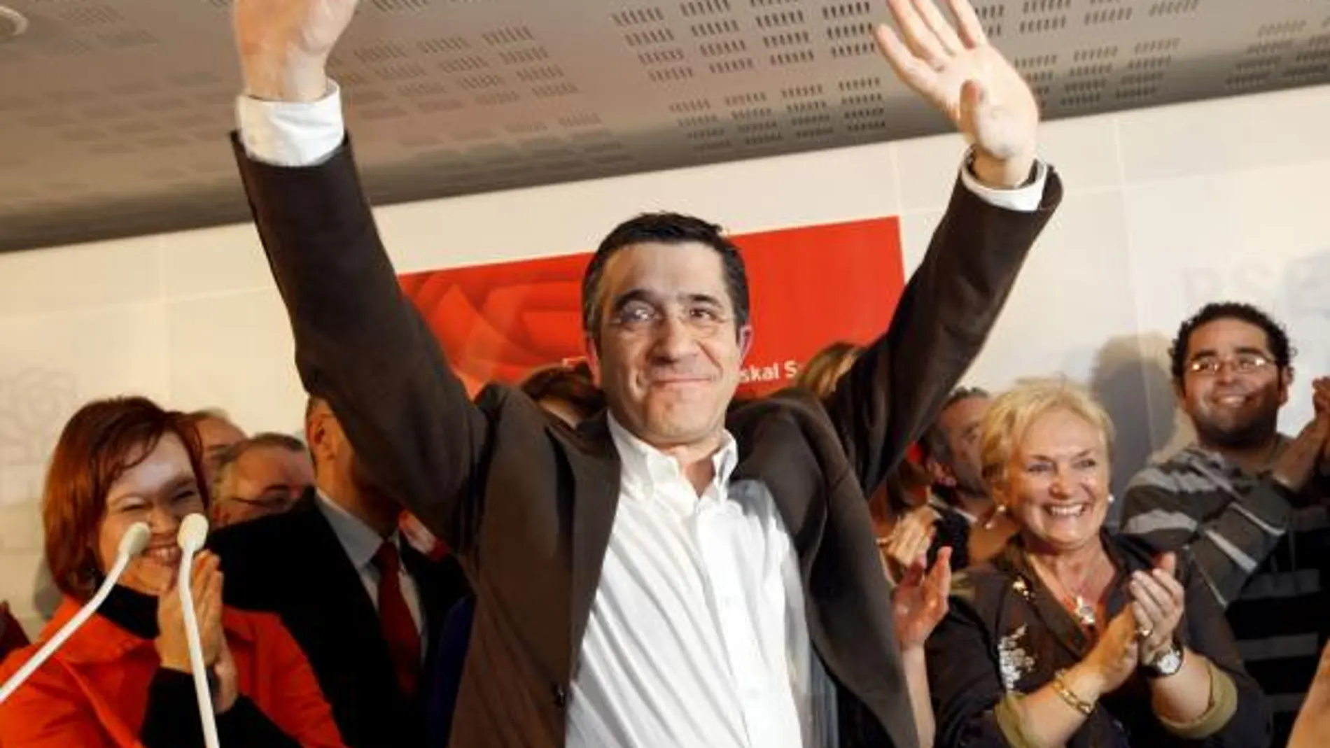 López se siente «legitimado para liderar el cambio» y no renuncia a presentar su candidatura