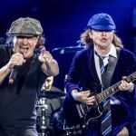 Brian Johson y Angus Young