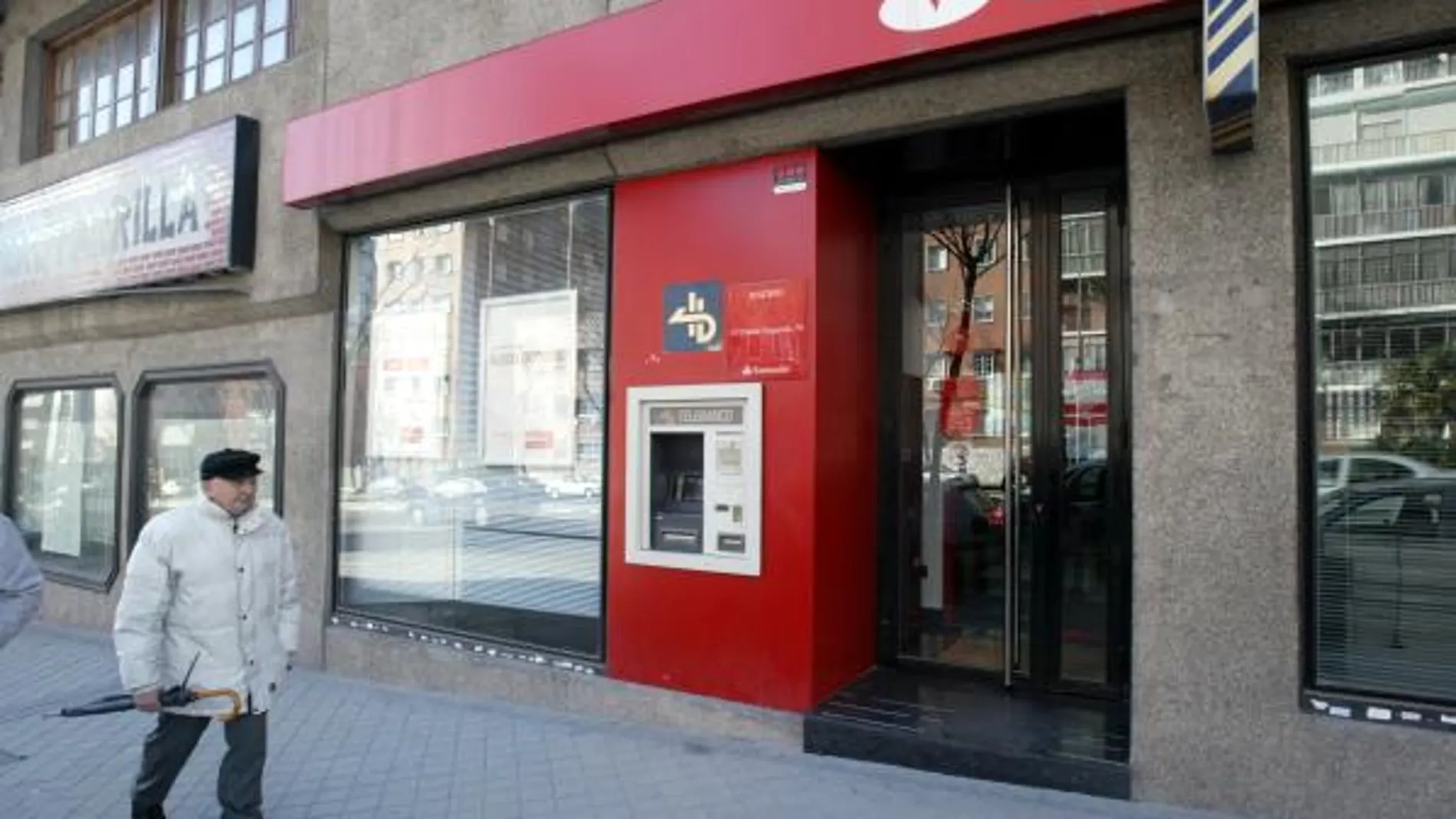 Los Ayuntamientos podrán cobrar a los bancos por los cajeros en la calle