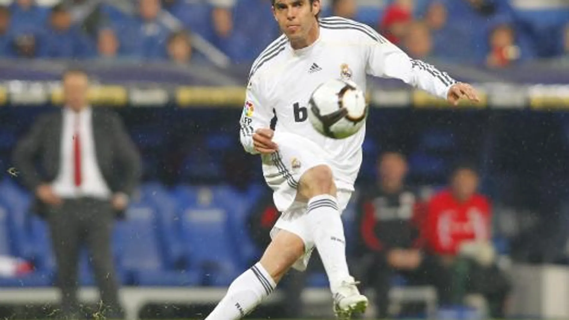 Kaká desmiente en su twitter que piense en abandonar el Real Madrid
