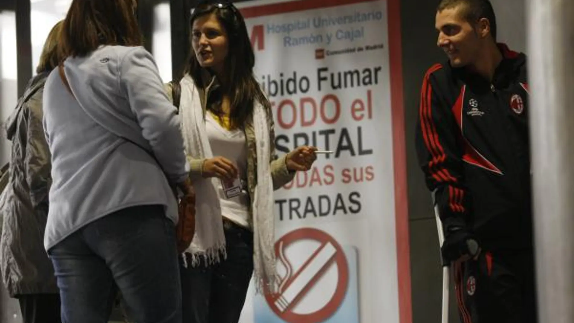 Luz verde a la Ley antitabaco con «fumaderos» en las salas de jeugo