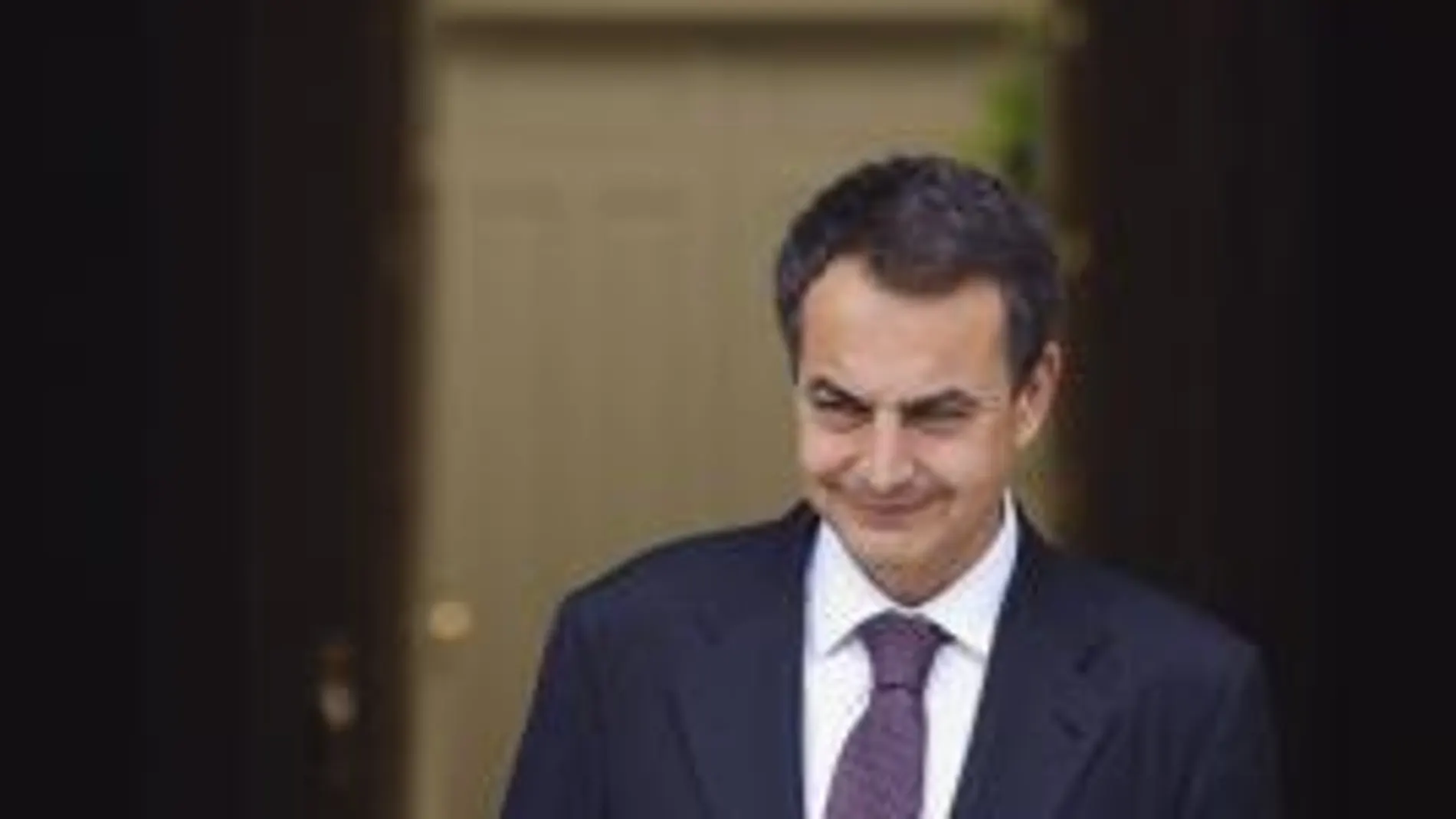 Zapatero se compromete a luchar contra la piratería informativa y cultural