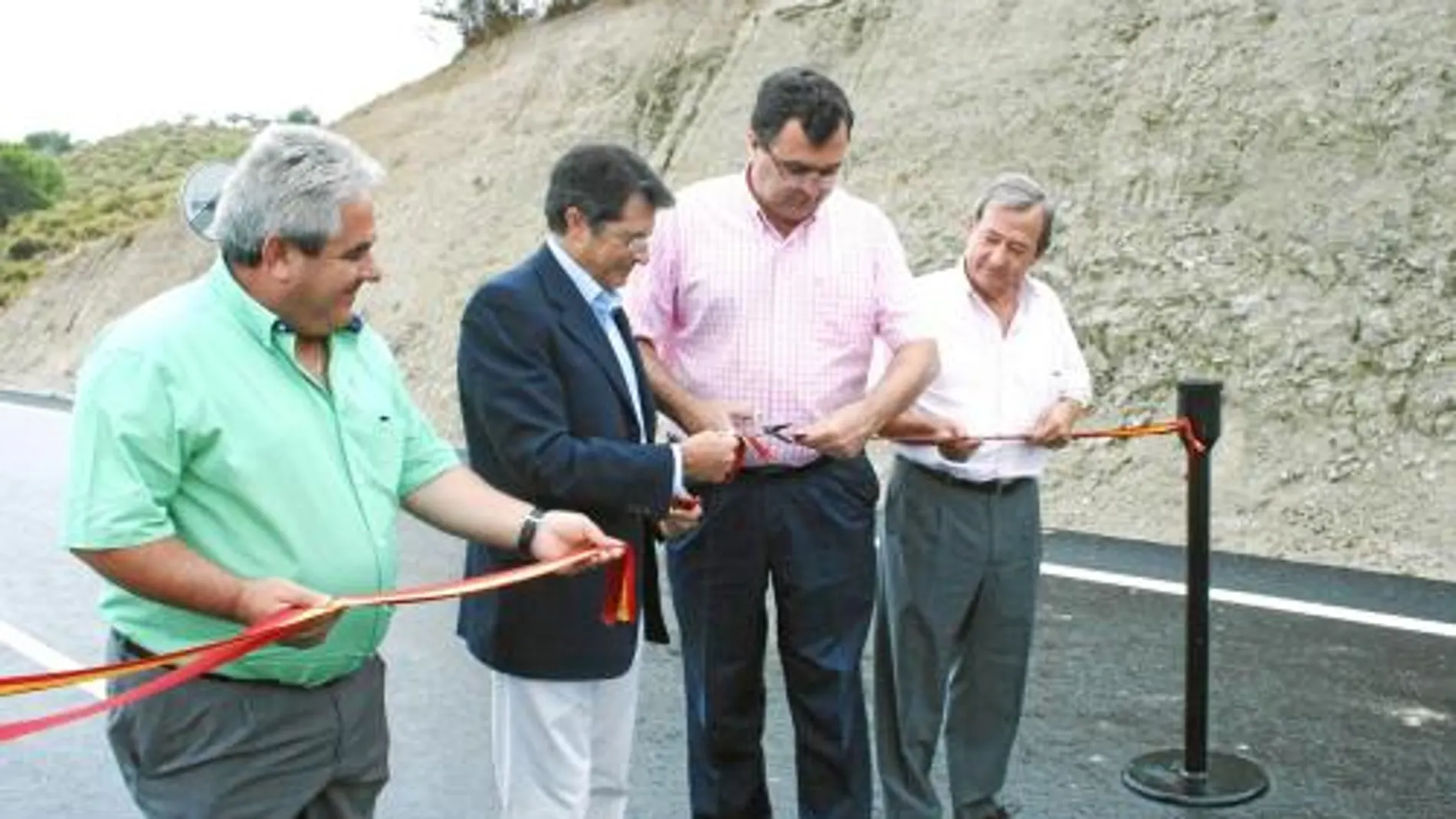 Jódar y Ballesta (centro), en la inauguración de la carreterra lorquina