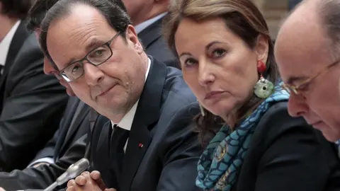 Ségolène Royal, junto al presidente francés Hollande y el ministro de Exteriores, Laurent Fabius