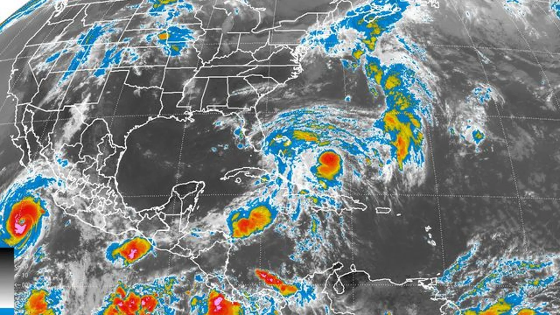 El huracán Blanca alcanza categoría 3 en aguas del Pacífico