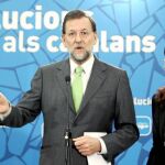 Rajoy y Sánchez-Camacho quieren poner sobre la mesa el debate de la crisis económica