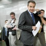 Zapatero aún no ha desvelado si será el candidato de los socialistas en las elecciones de 2012