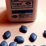  17 hombres ven de color azul tras consumir ‘Viagra’