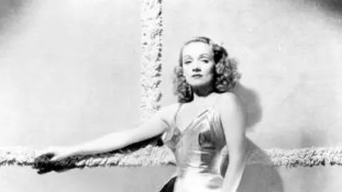 Parejas para armarla: Dietrich y Yul Brinner, alta tensión