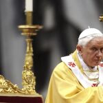 Benedicto XVI en una misa hoy en el Vaticano