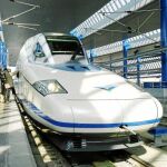 En la imagen, el tren que inauguró la ruta Madrid¿Lleida del AVE en la nueva estación de la ciudad
