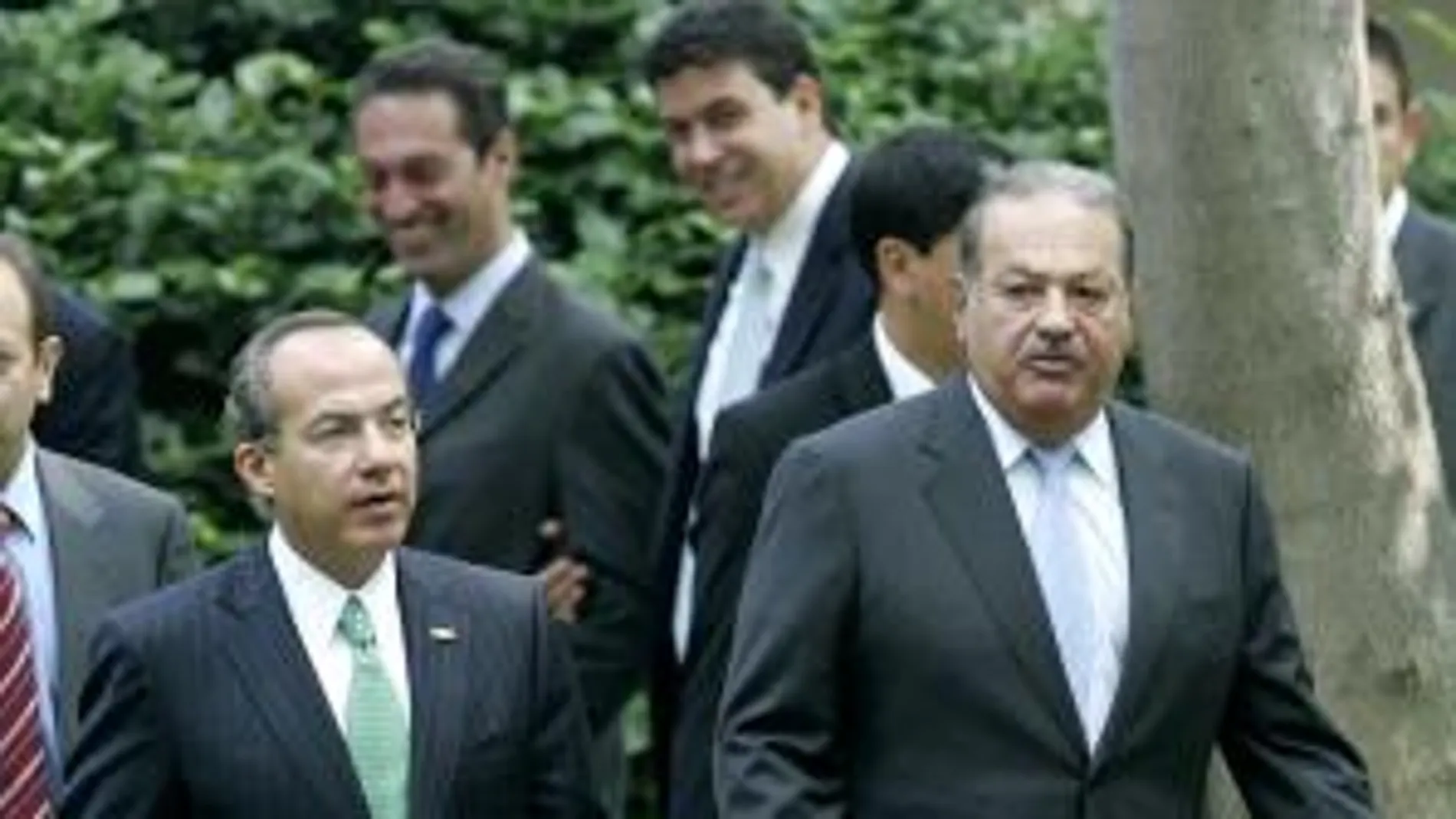 Felipe Calderón y el magnate Carlos Slim en una foto de archivo