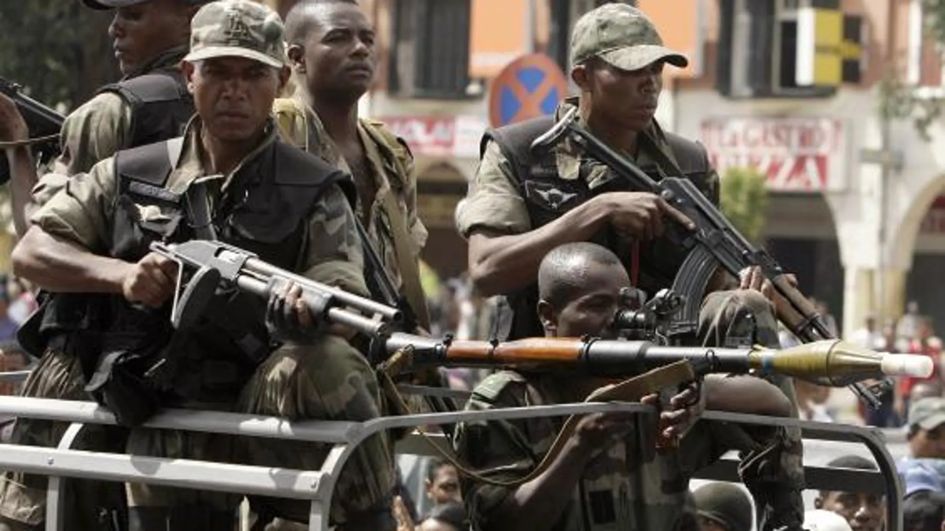 Tanques del Ejército toman el Palacio Presidencial de Madagascar