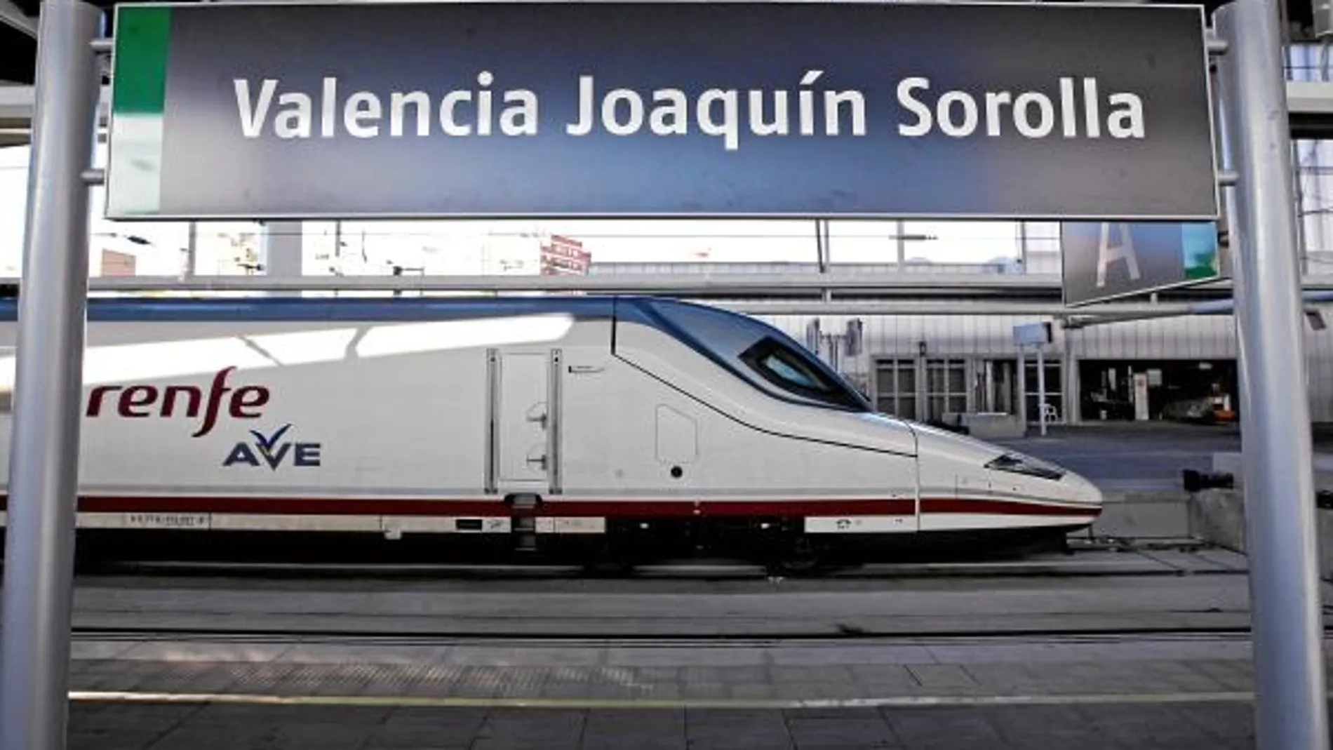 Un tren de alta velocidad de Talgo en Valencia