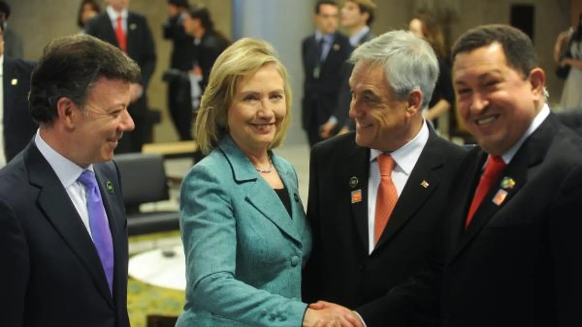 Hillary Clinton con Juan Manuel Santos, Sebastián Piñeira y Hugo Chavez en Brasilia