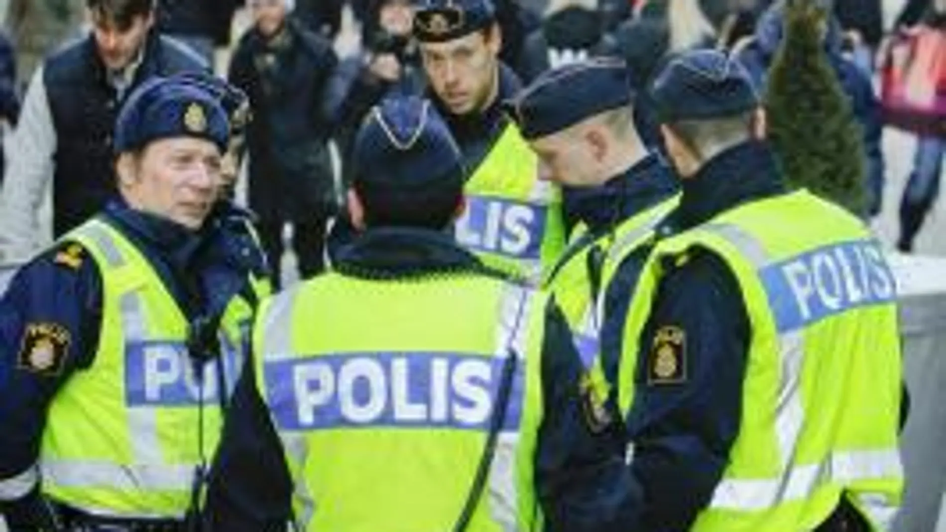 La Policía británica inspecciona una vivienda en relación con los atentados de Estocolmo
