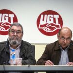 El Secretario general del sindicato UGT, Candido Mendez y el secretario general de Aragón, Daniel Alastuey, durante la rueda de prensa