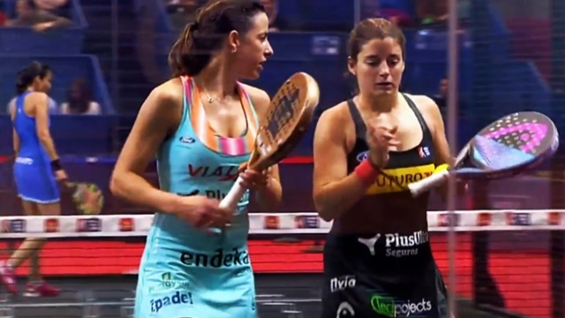 Alejandra Salazar y Marta Marrero