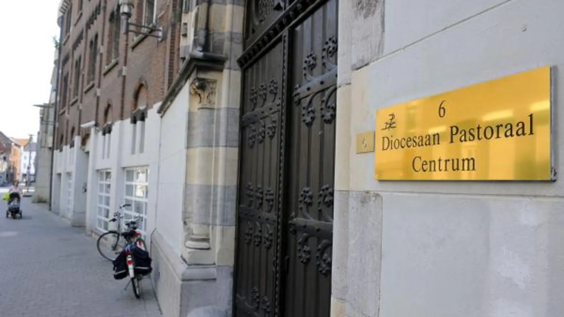 Entrada del Centro Pastoral Diocesano, donde vive el excardenal Godfried Dannels, cerca de la sede del arzobispado de Malinas-Bruselas