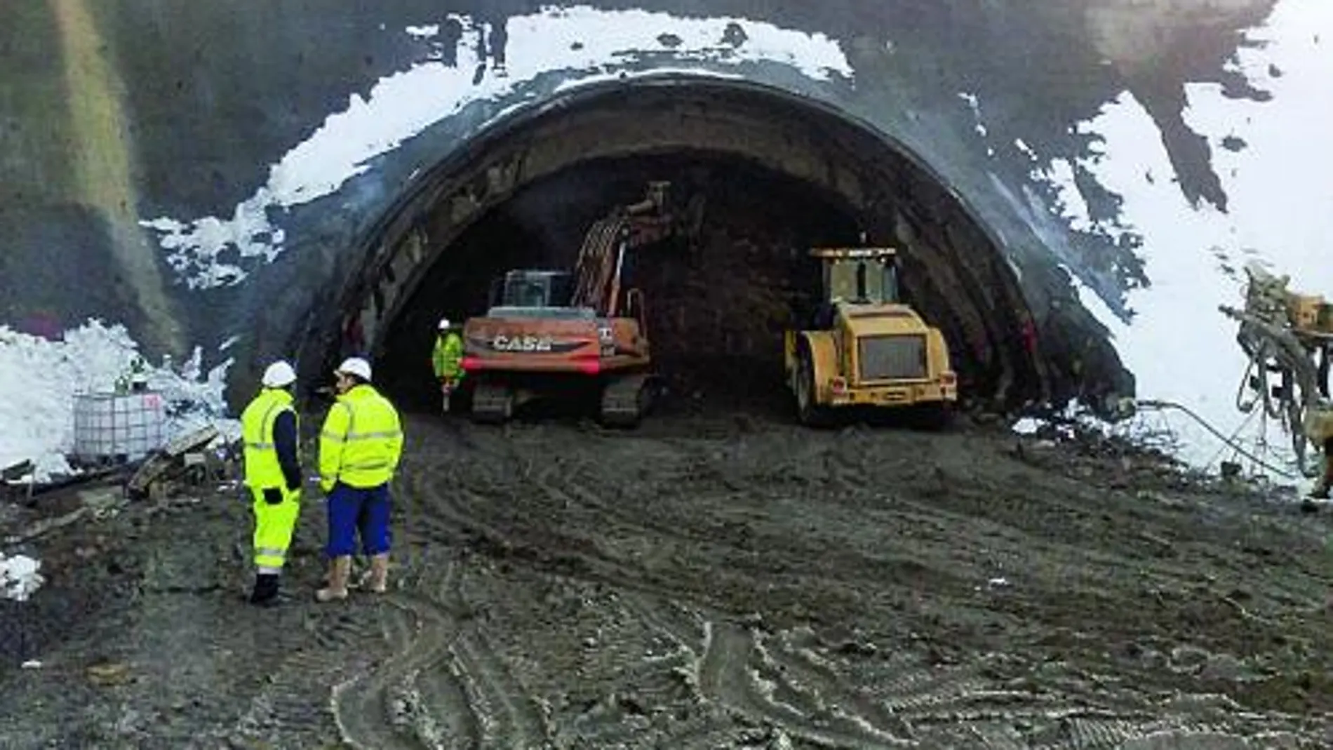 Obras de un túnel del AVE en unas obras en Castilla y León