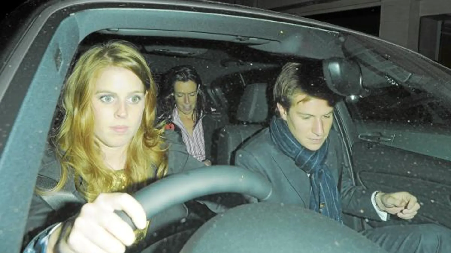 La hija de Sarah Ferguson, en su coche, acompañada de su novio, Dave Clark