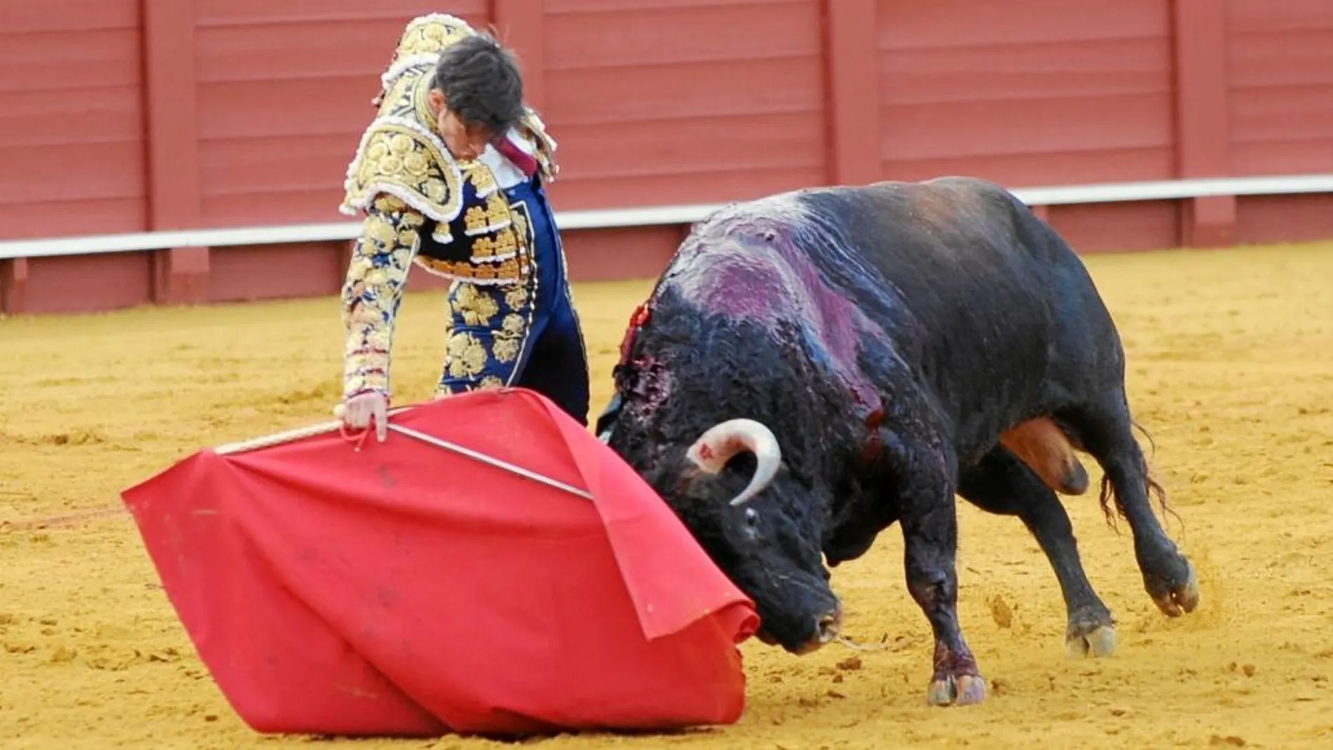 Nazaré regaló una bonita faena con la derecha en su segunda actuación de la tarde