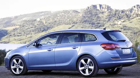 Formas muy atractivas en la carrocería familiar del Opel Astra
