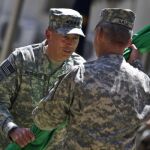 Petraeus admite que la guerra en Afganistán está «en un momento crítico»