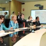 Fernández Mañueco recibió la visita en el 112 de los miembros de la Comisión de Interior de las Cortes
