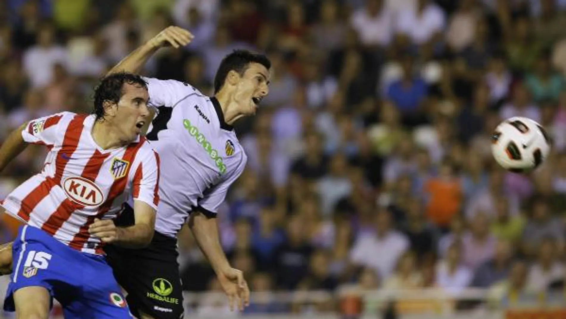 Aduriz mantiene al Valencia (1-1)