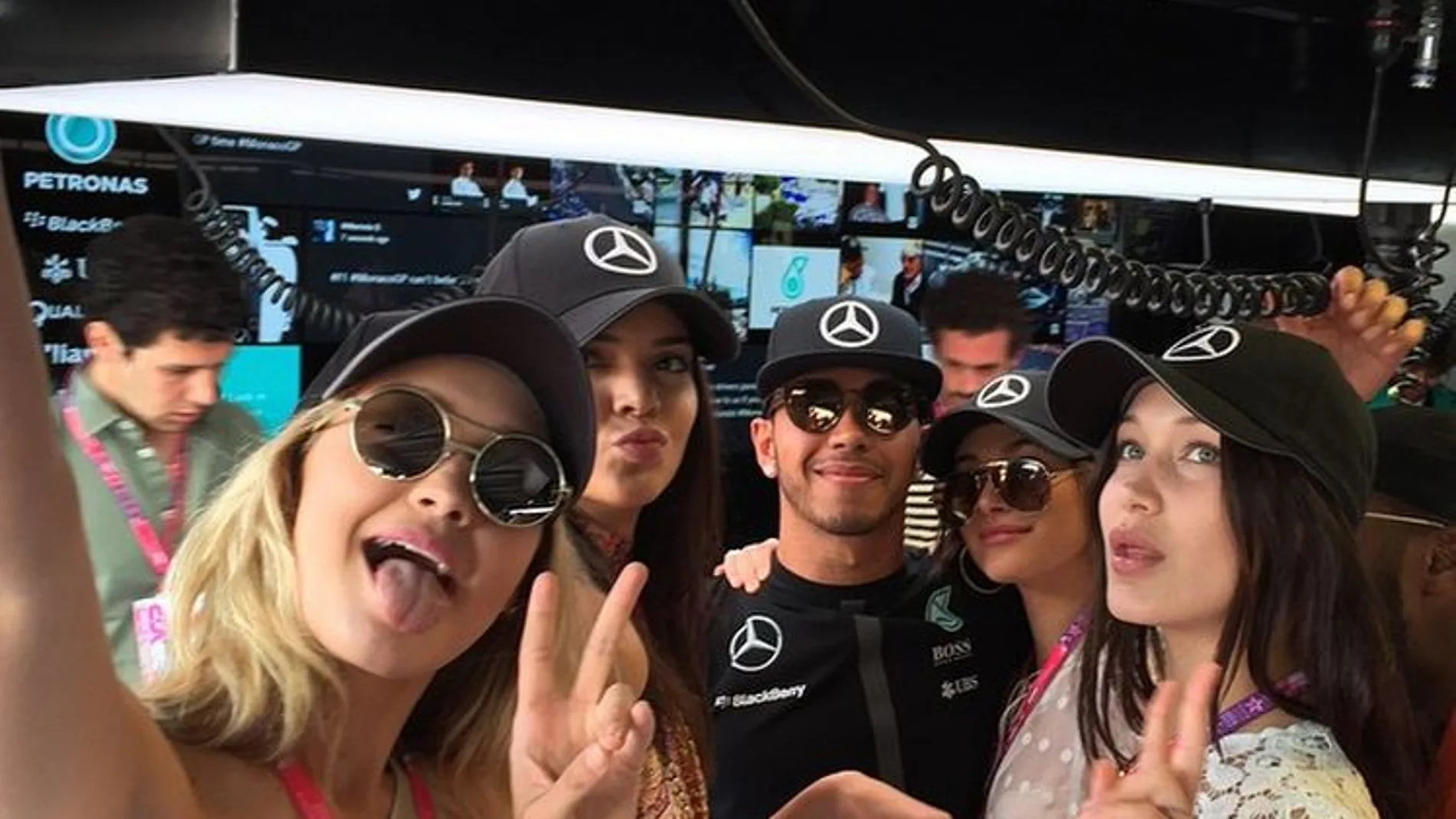 Imagen de la “crew” publicada por Hamilton en su Instagram