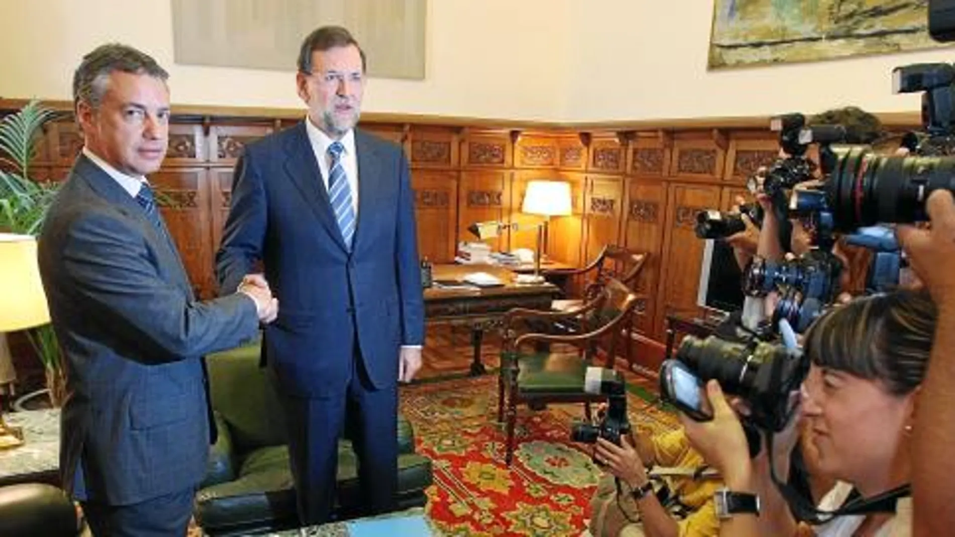 PP y PNV formalizan su relacion sin comprometerse a ningún pacto