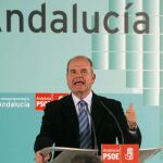 Chaves renuncia al acta de diputado andaluz y a la Presidencia de la Junta