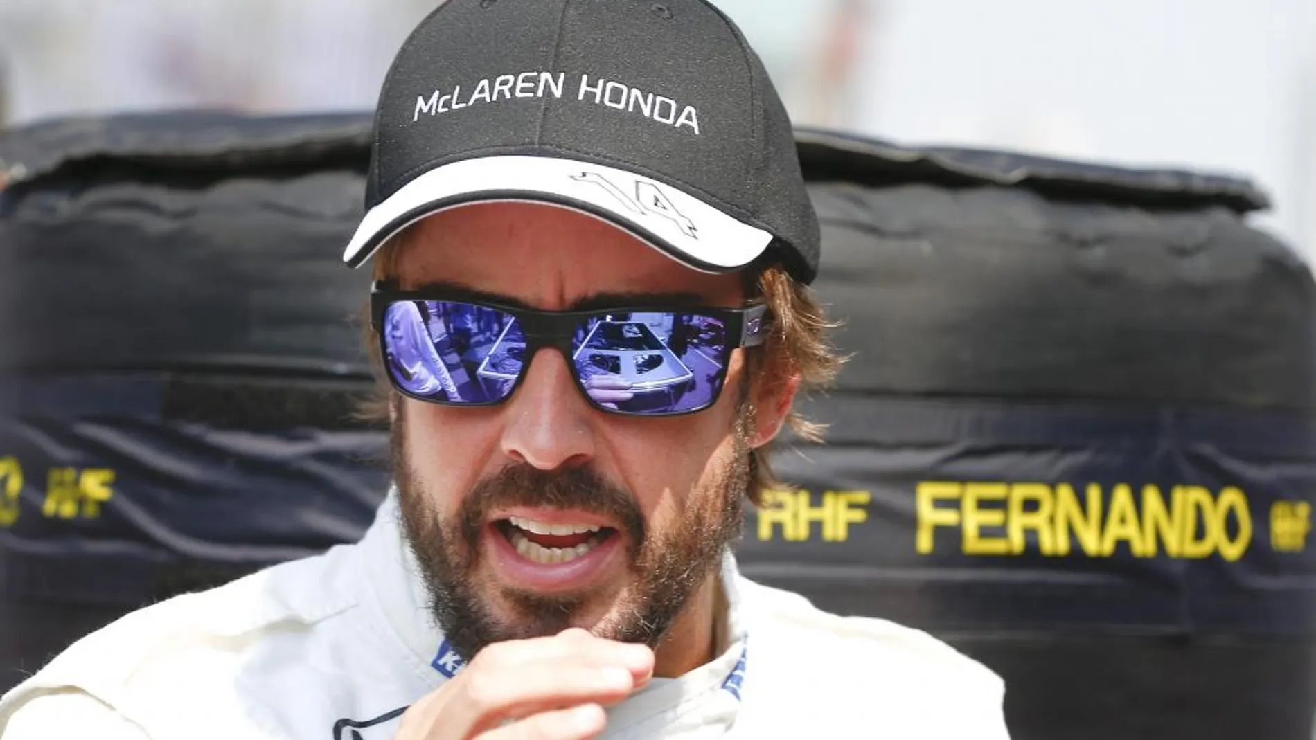 Fernando Alonso atendió hoy a los medios españoles en el circuito de Saktir