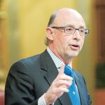 El PP relativiza el descenso y prevé 5 millones de desocupados