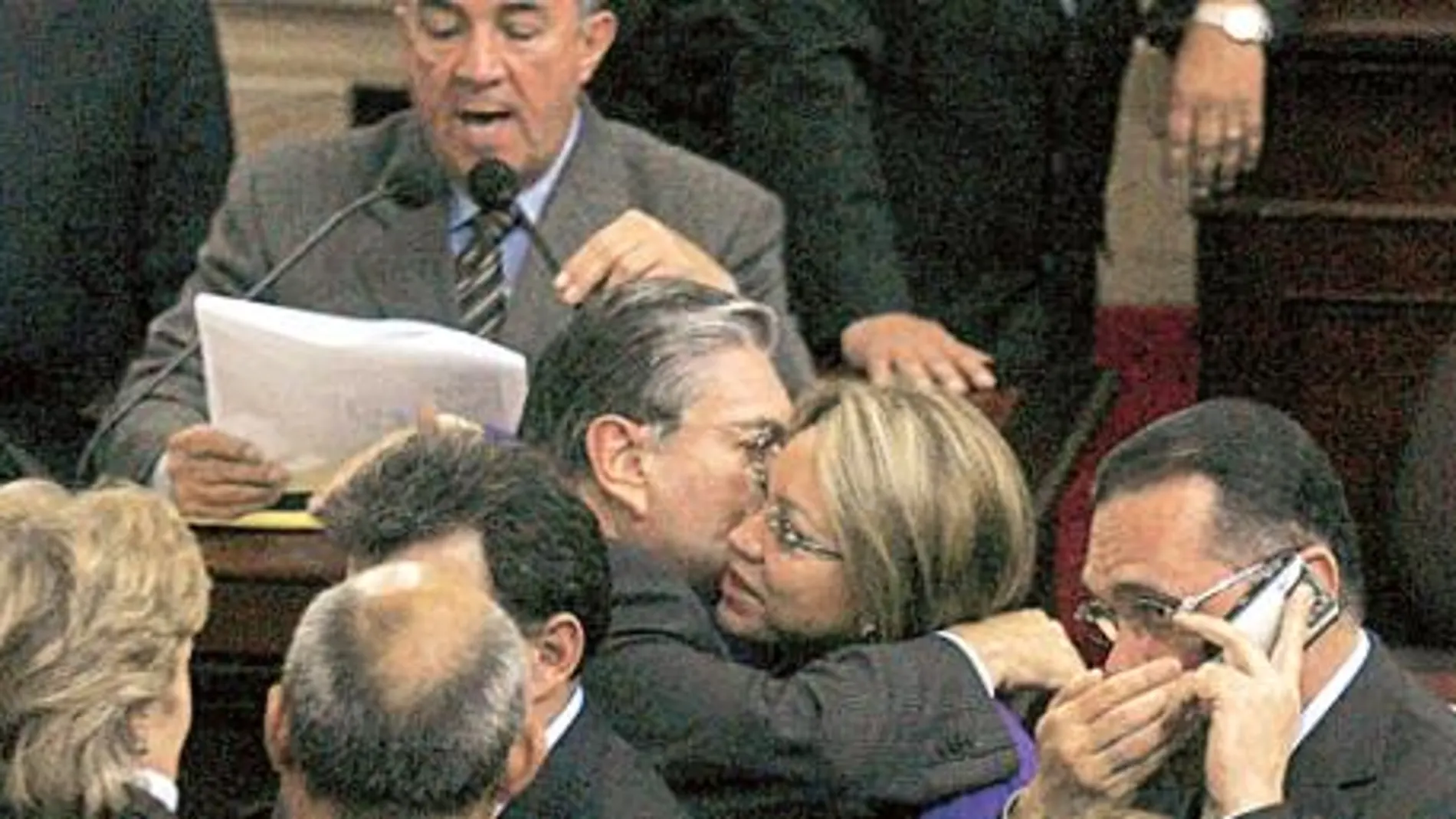 Uribe vía libre para un tercer mandato