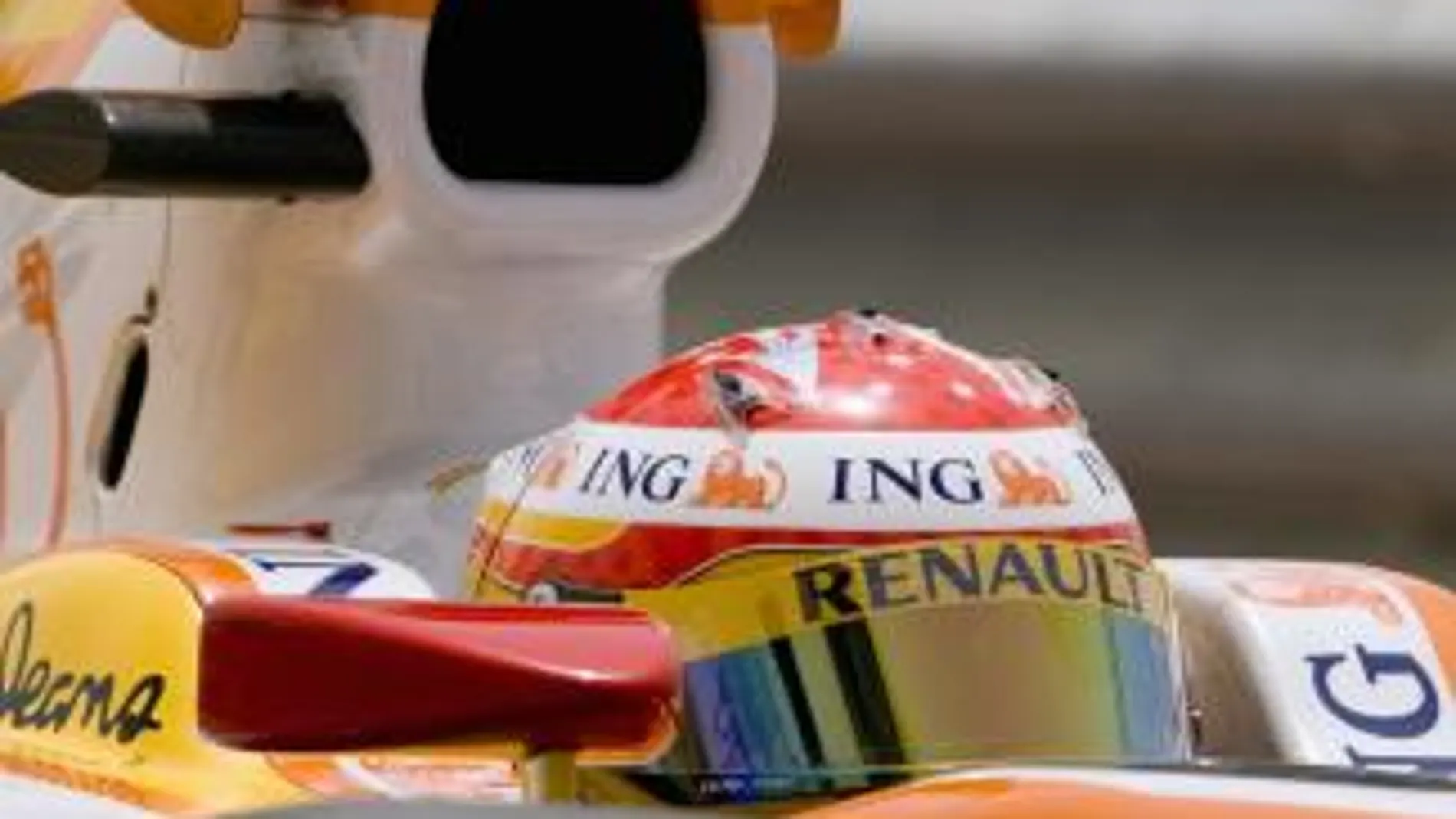 Alonso prevé problemas para la carrera con los neumáticos
