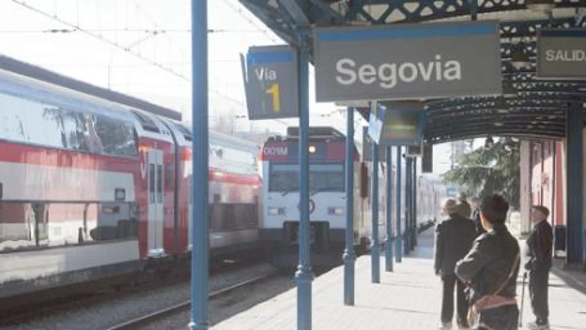 Animan a recuperar el transporte ferroviario y conexiones internas