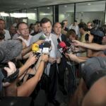 Rajoy aprueba abrir un frente en las Cortes por los presos de ETA