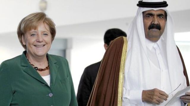 Merkel, en la imagen con el emir de Qatar en septiembre, ha mostrado su neutralidad sobre la operación.