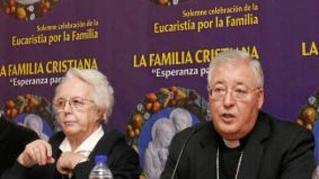 Maria Rosa de la Cierva y el obispo Reig Pla adelantaron que la fiesta contará con una cabalgata de Reyes Magos, muchos villancicos, miles de familias llegadas del extranjero y, quizá, el testimonio de Vicente del Bosque