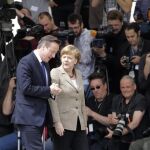 La canciller alemana, Angela Merkel, recibe al primer ministro, David Cameron, en Berlin