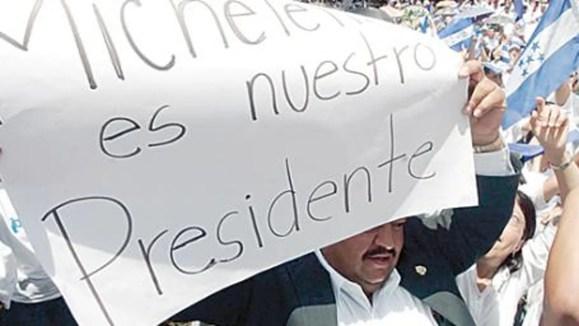 Micheletti advierte: «Si el ex presidente vuelve se enfrentará con la Justicia»