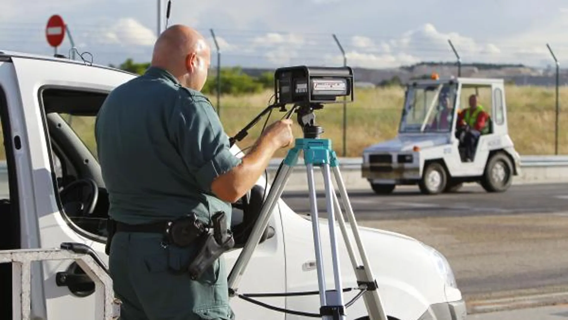 La DGT siembra con cien radares más las carreteras