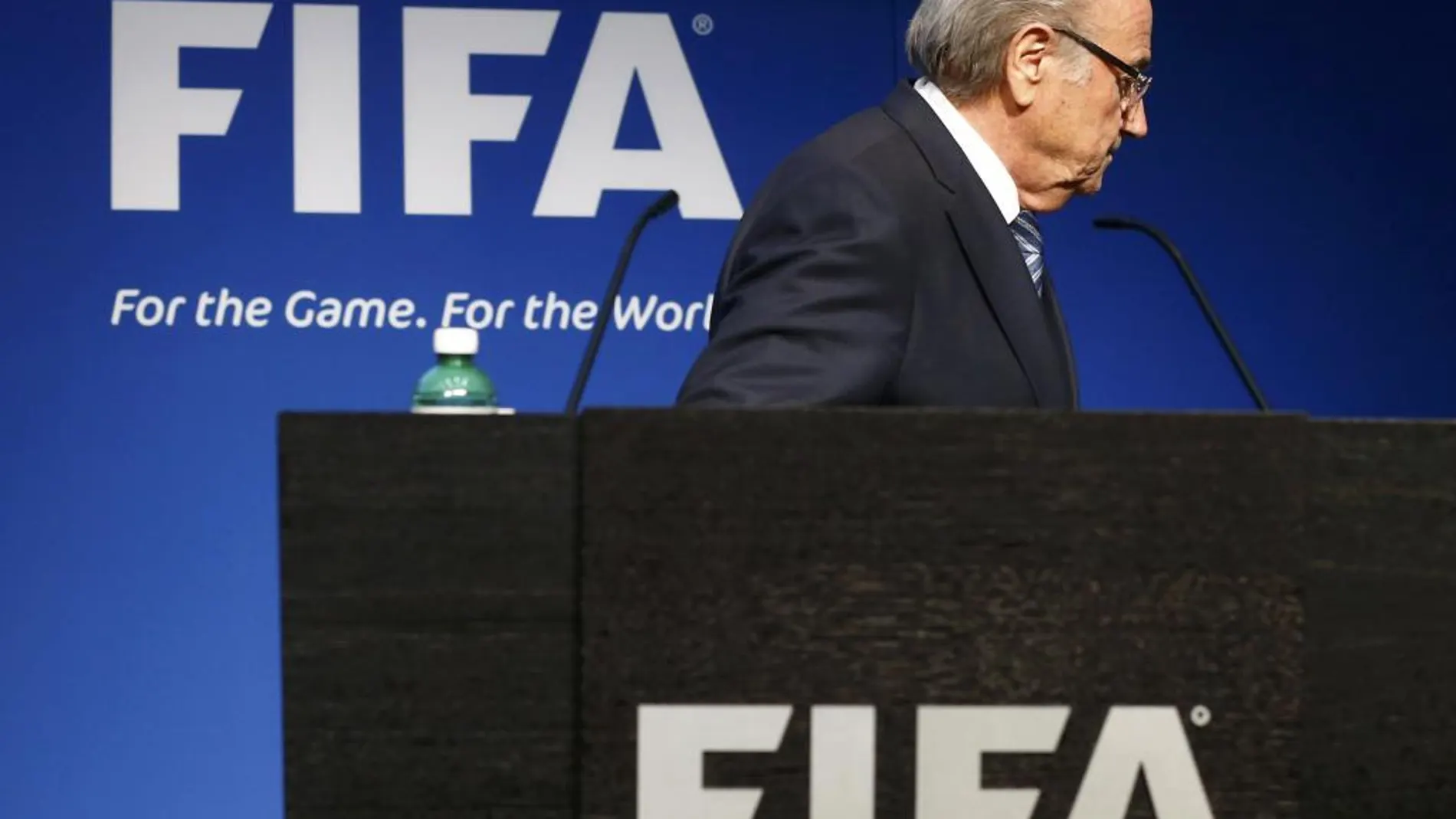 Joseph Blatter durante la rueda de prensa que ofreció hoy para anunciar su dimisión