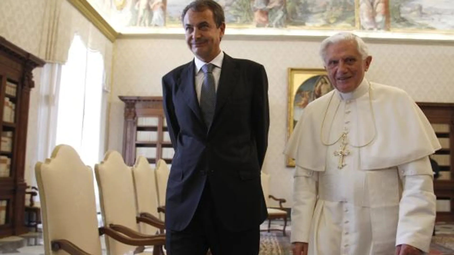Zapatero y Benedicto XVI, durante un encuentro el pasado mes de junio
