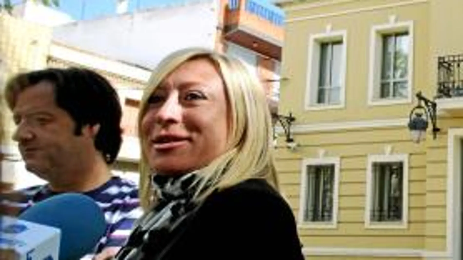 La alcaldesa de la Pobla de Farnals,