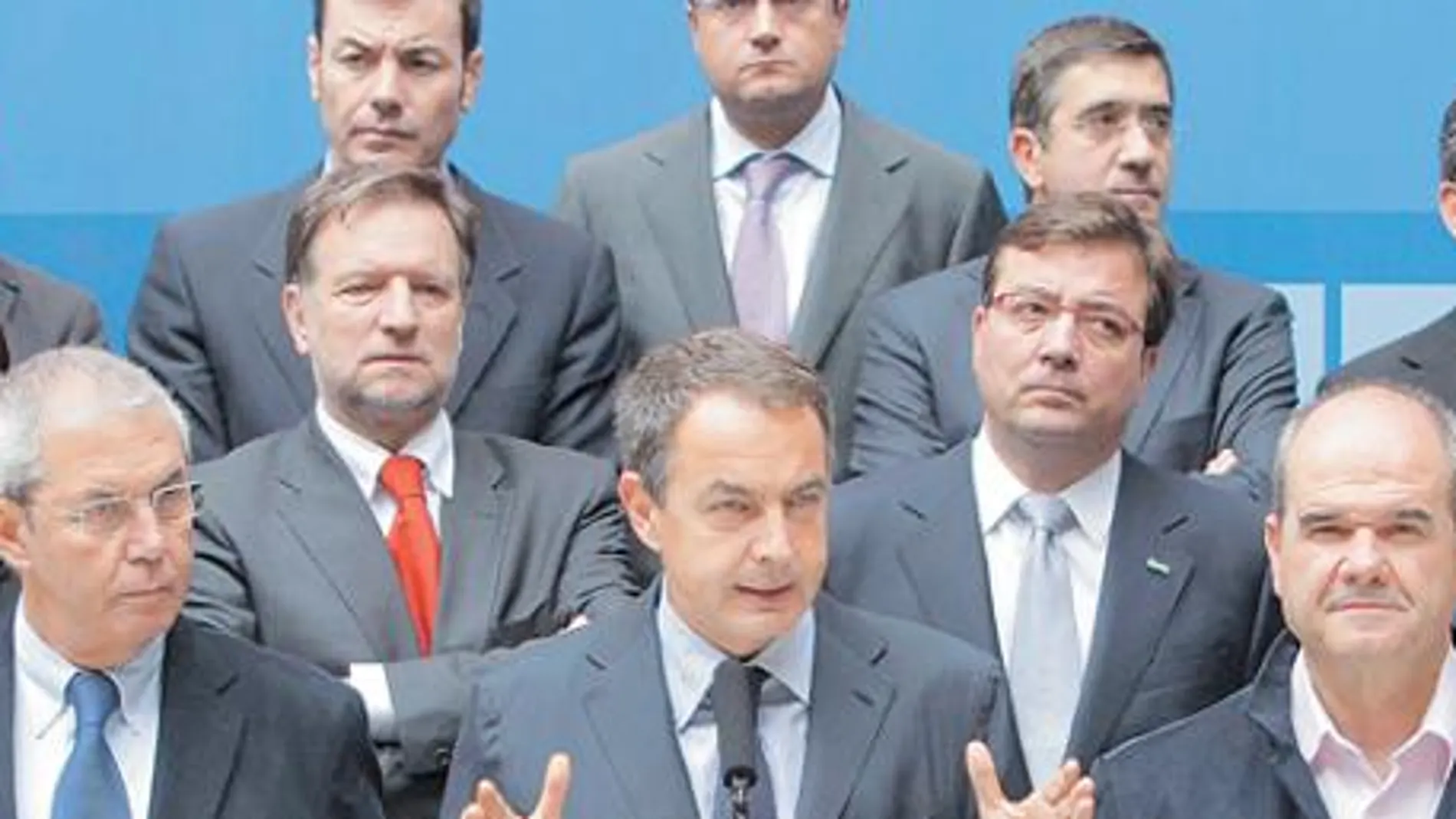Zapatero reúne a sus «barones» para loar el nuevo modelo de financiación